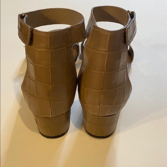 VINCE RITA CITY TAN SANDALS‎ IN PUMICE CROCODILE 10 - Picture 5 of 10